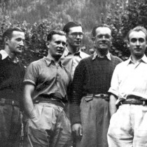 Alpy 1947. Od lewej- Kazimierz Paszucha, Jan Staszel, Tadeusz OrĹ‚owski, StanisĹ‚aw Siedlecki i alpinista francuski. Fot. Jerzy Hajdukiewicz
